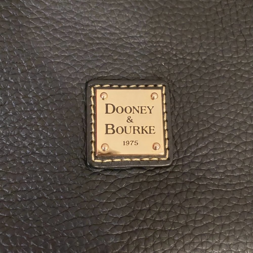 Dooney and Bourke Large Pebble Crossbody - Picture 4 of 4